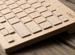 tastiera fatta di legno